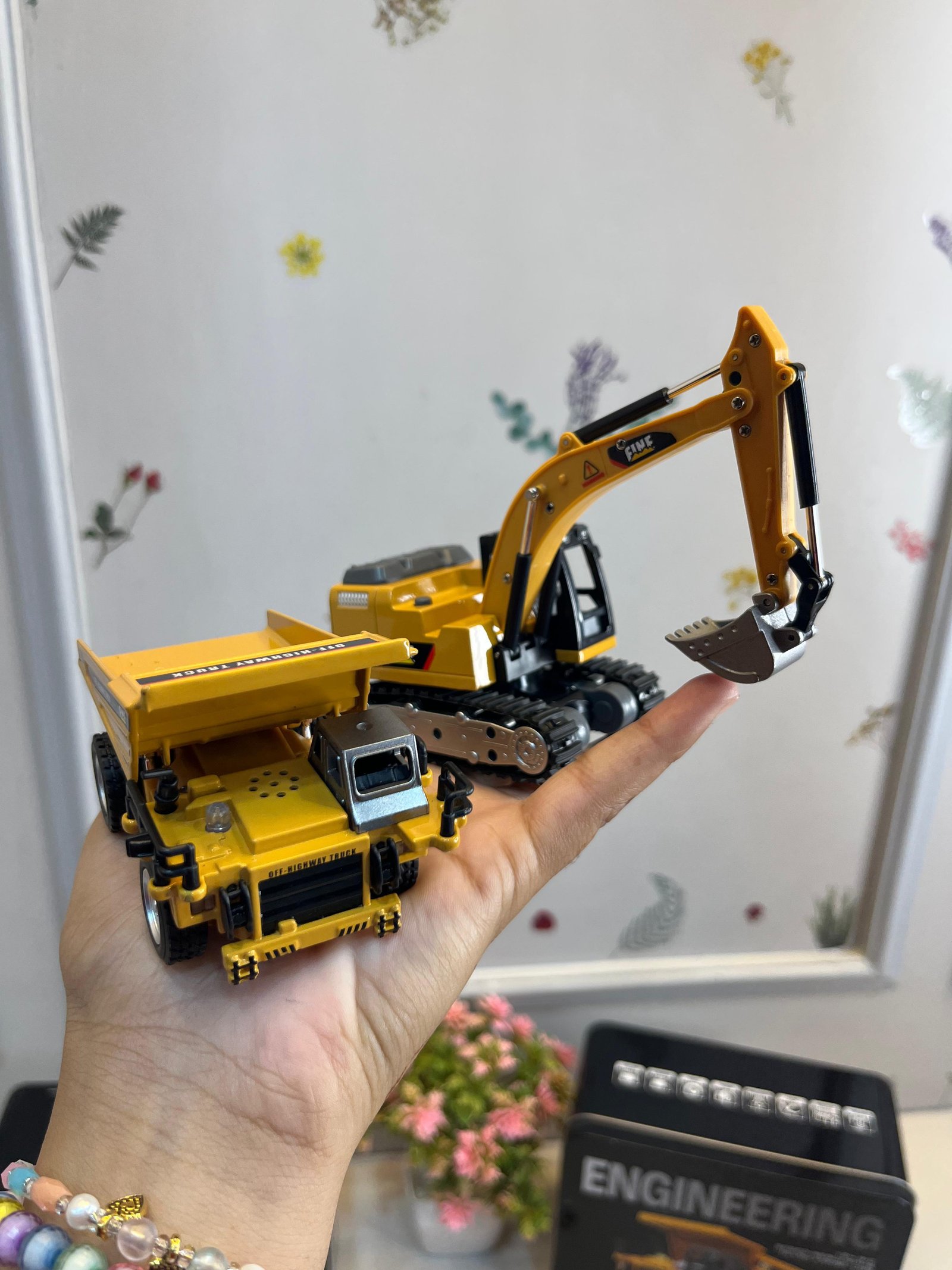 🚜 Mini Engineering RC Vehicles